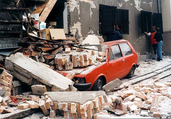 Šta je bila NATO agresija na Srbiju 1999? Potpuna hronologija bombardovanja