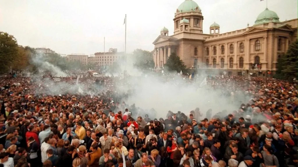 Šta se dogodilo 5. oktobra 2000? Potpuna istorija pada Miloševićevog režima